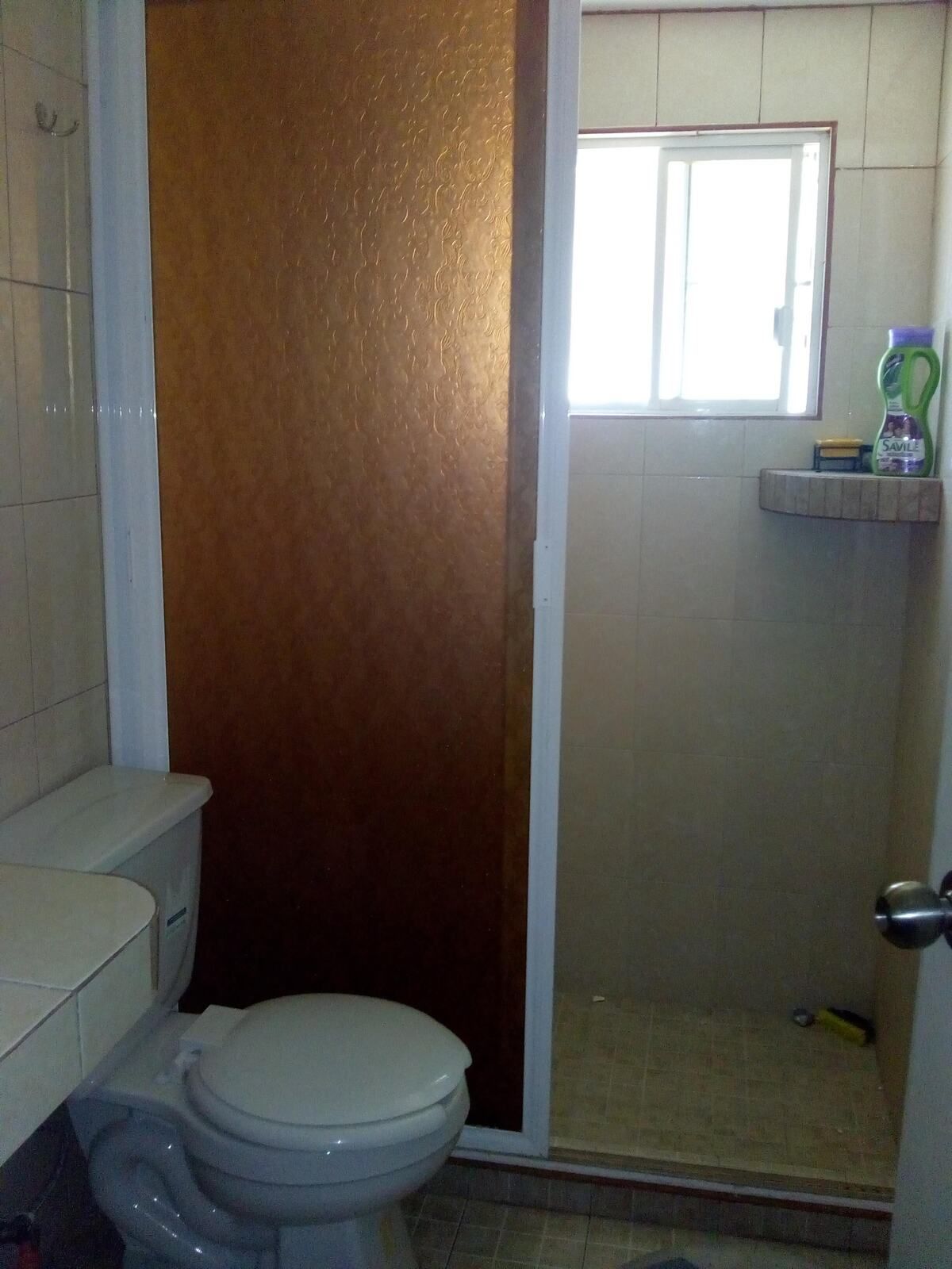 baño completo dentro de habitación 2