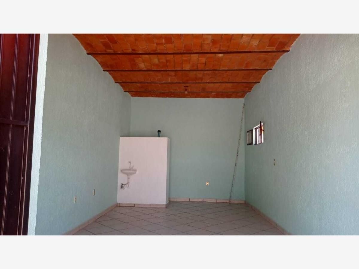 Casa con 2 Locales En Venta sobre Av principal en San José del 15! - foto 4