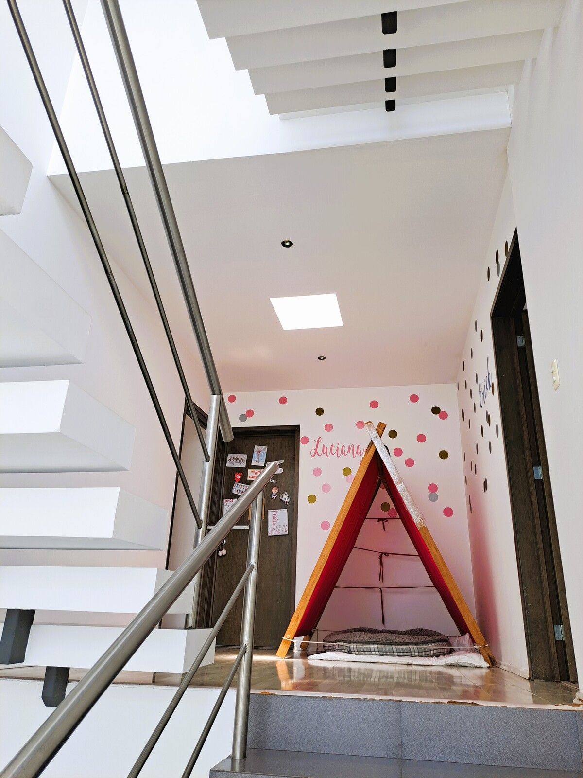 Escaleras y pasillo de las 3 recámaras