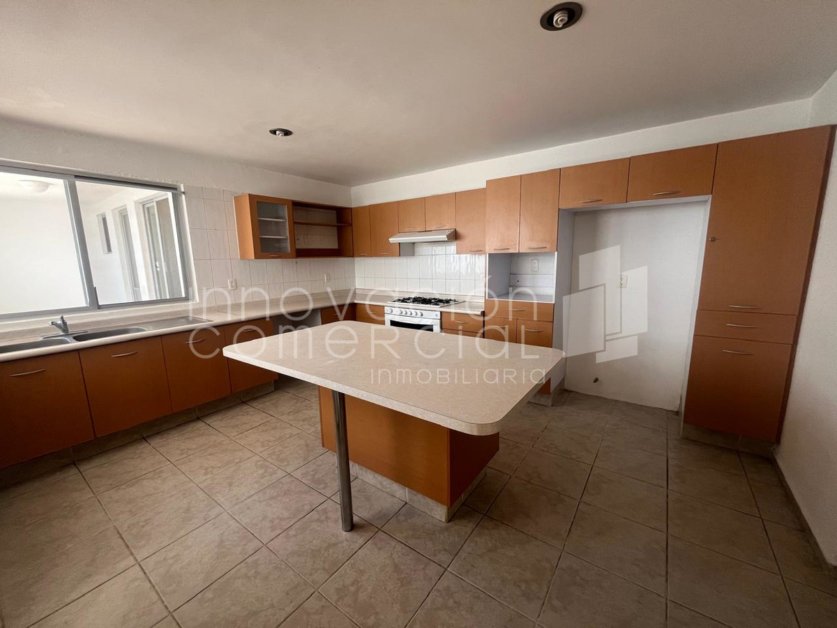 2 de 29: Cocina integral con isla