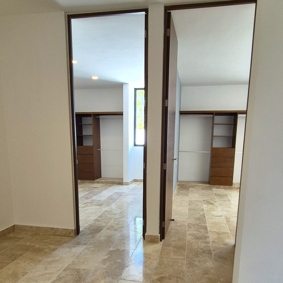 10 de 20: Acceso a Habitaciones