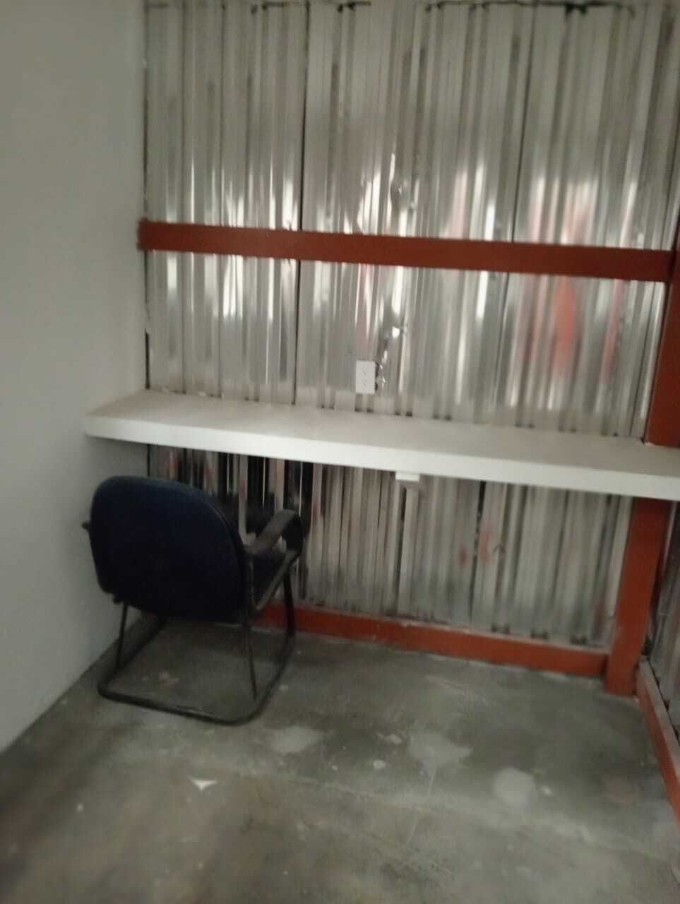 Bodega comercial con oficina en renta de 155 mts2