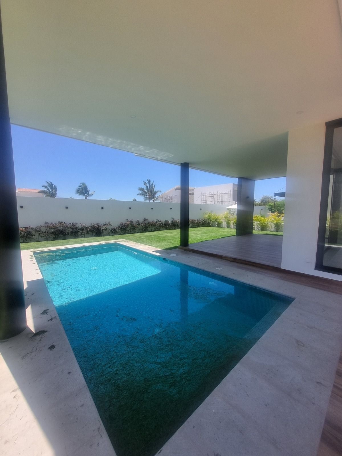 4 de 20: alberca semi techada