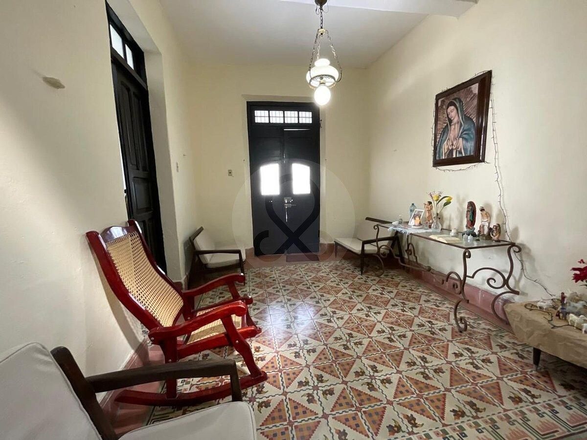 Venta de casa de una planta con piscina en el Centro de Mérida - foto 1