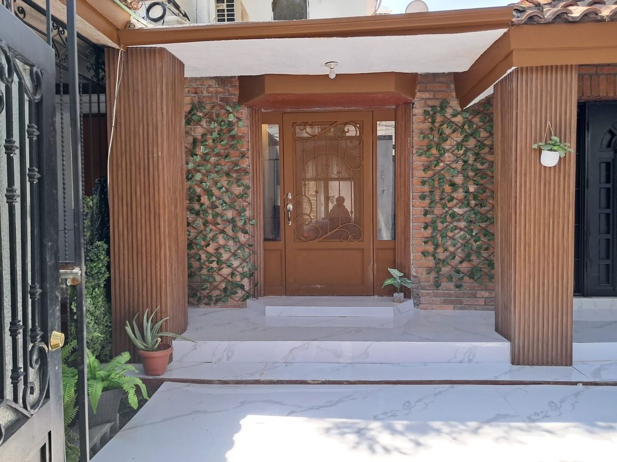 https://assets.easybroker.com/property_images/4545293/94658081/EB-QL5293.jpeg?version=1755756501