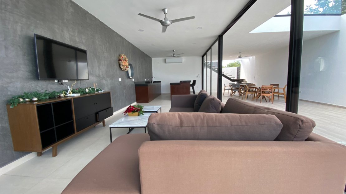 4 de 10: Sala de reuniones con wifi y TV