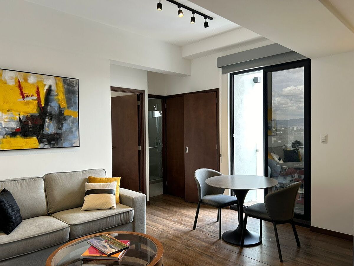 Apartamento amueblado nuevo en renta en zona 10, foto 1 de 15