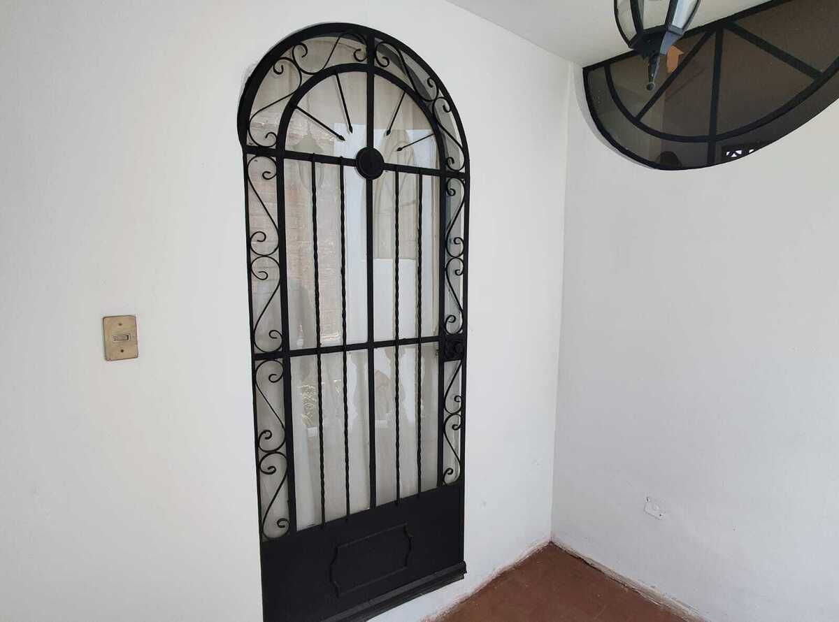 5 de 25: Puerta del balcón