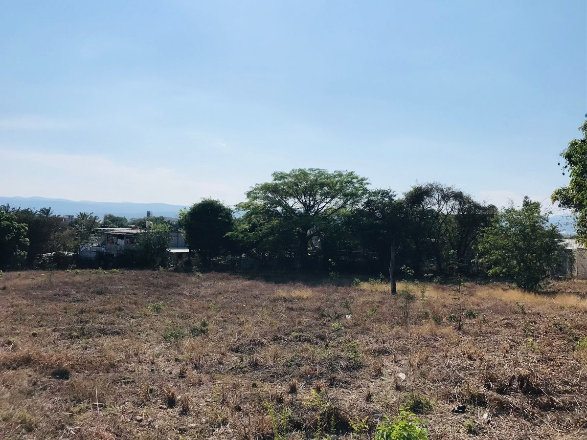 Terreno en venta Loma Bonita Terán, vista hacia el Poniente