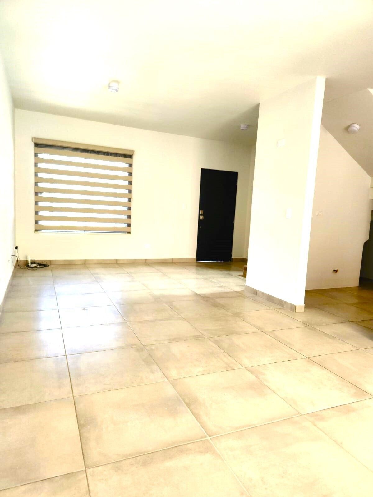 3 of 24: sala