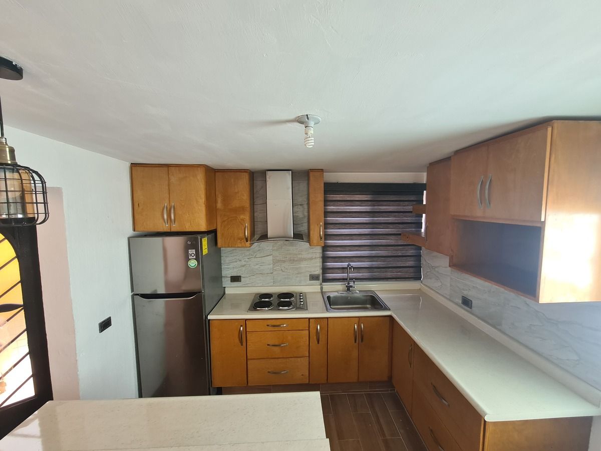 3 of 10: COCINA INTEGRAL
