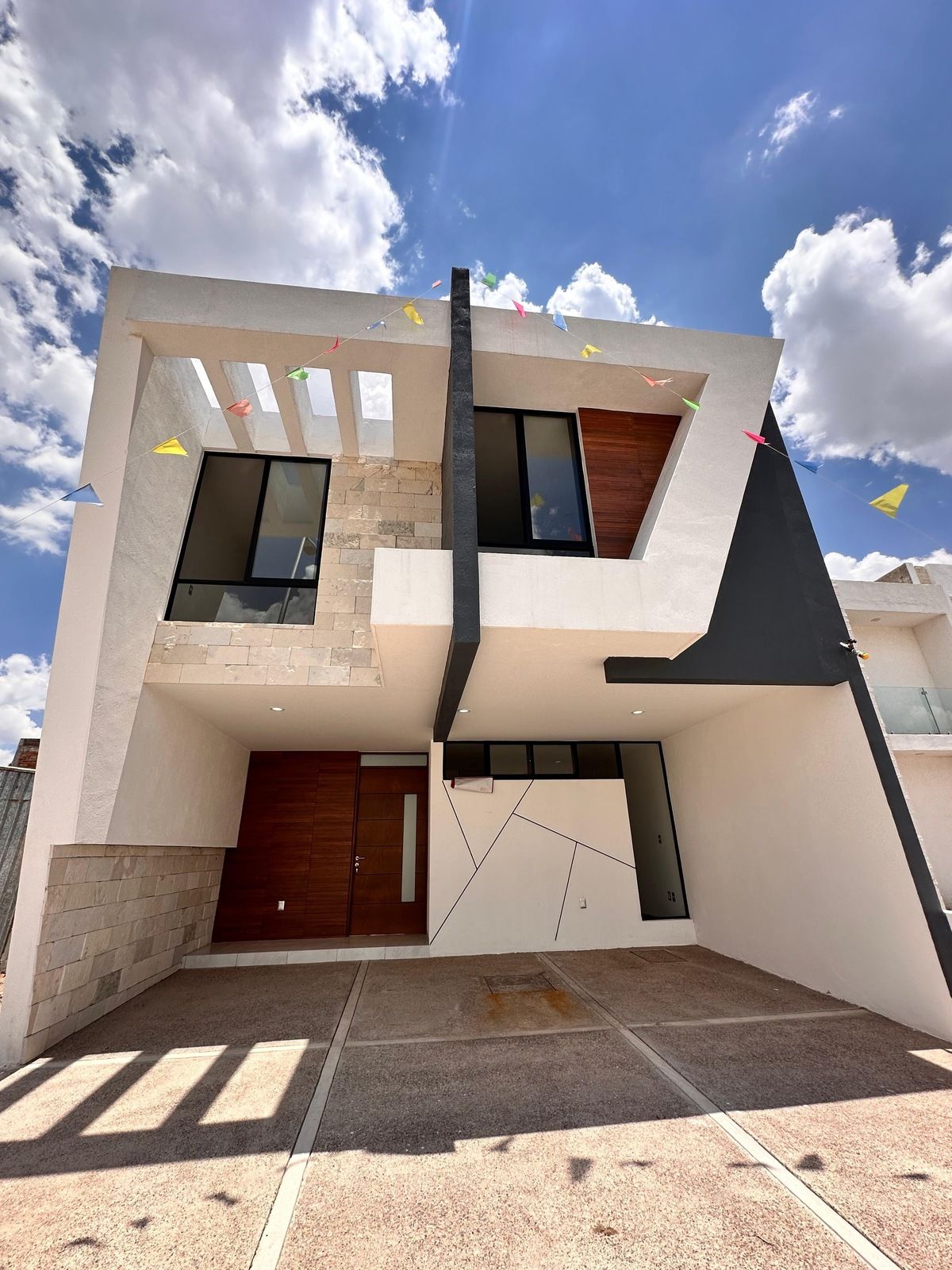 LA MEJOR CASA EN VENTA EN BOSQUE SERENO, foto 1 de 16