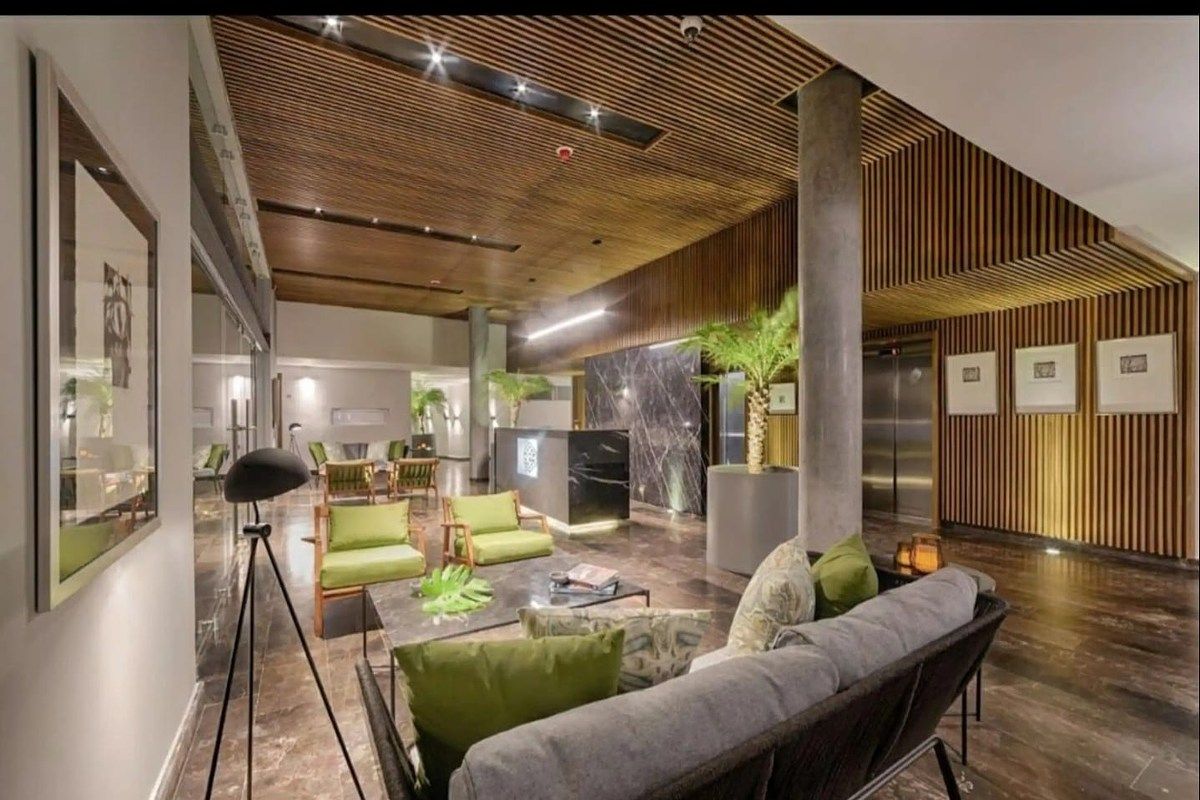 2 de 15: Lobby (área común)