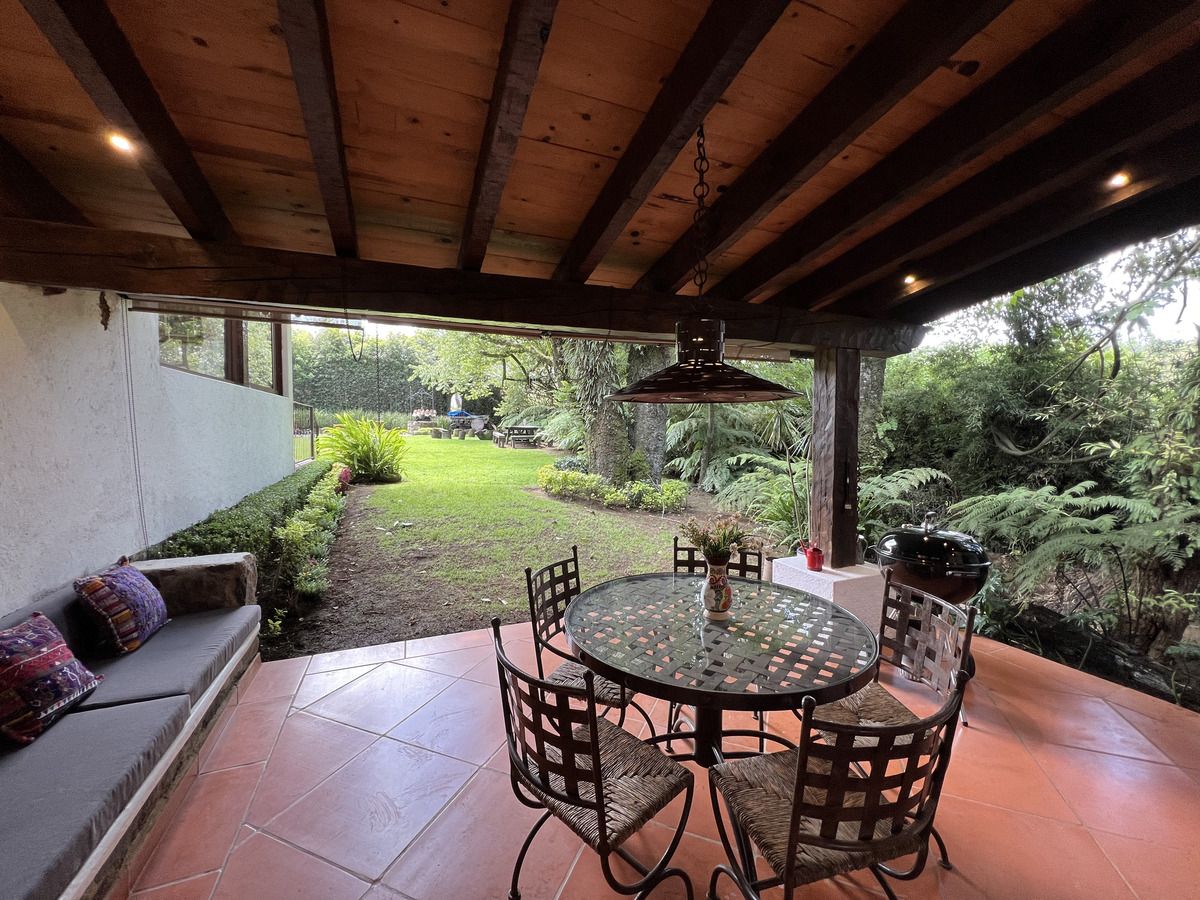 Sala y comedor exterior