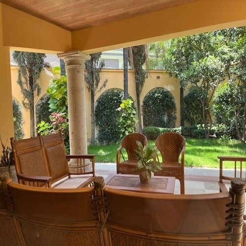 1 de 34: terraza en jardín