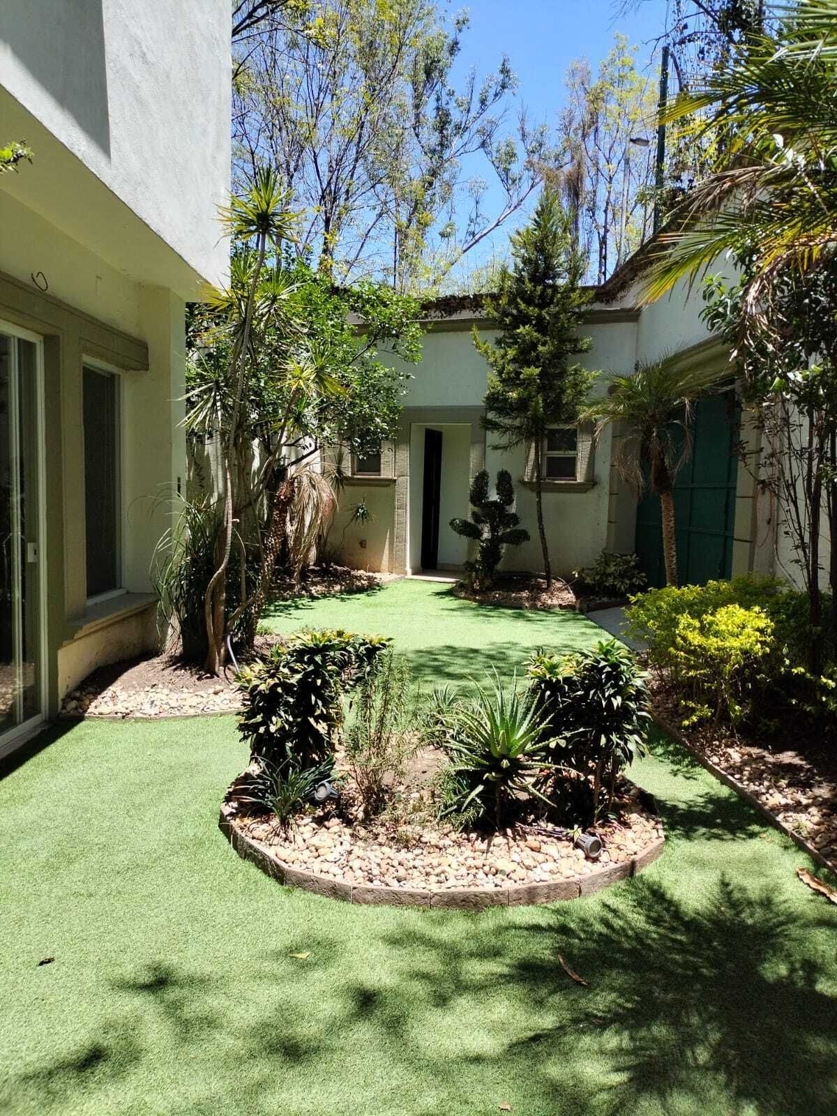 2 de 19: Jardin