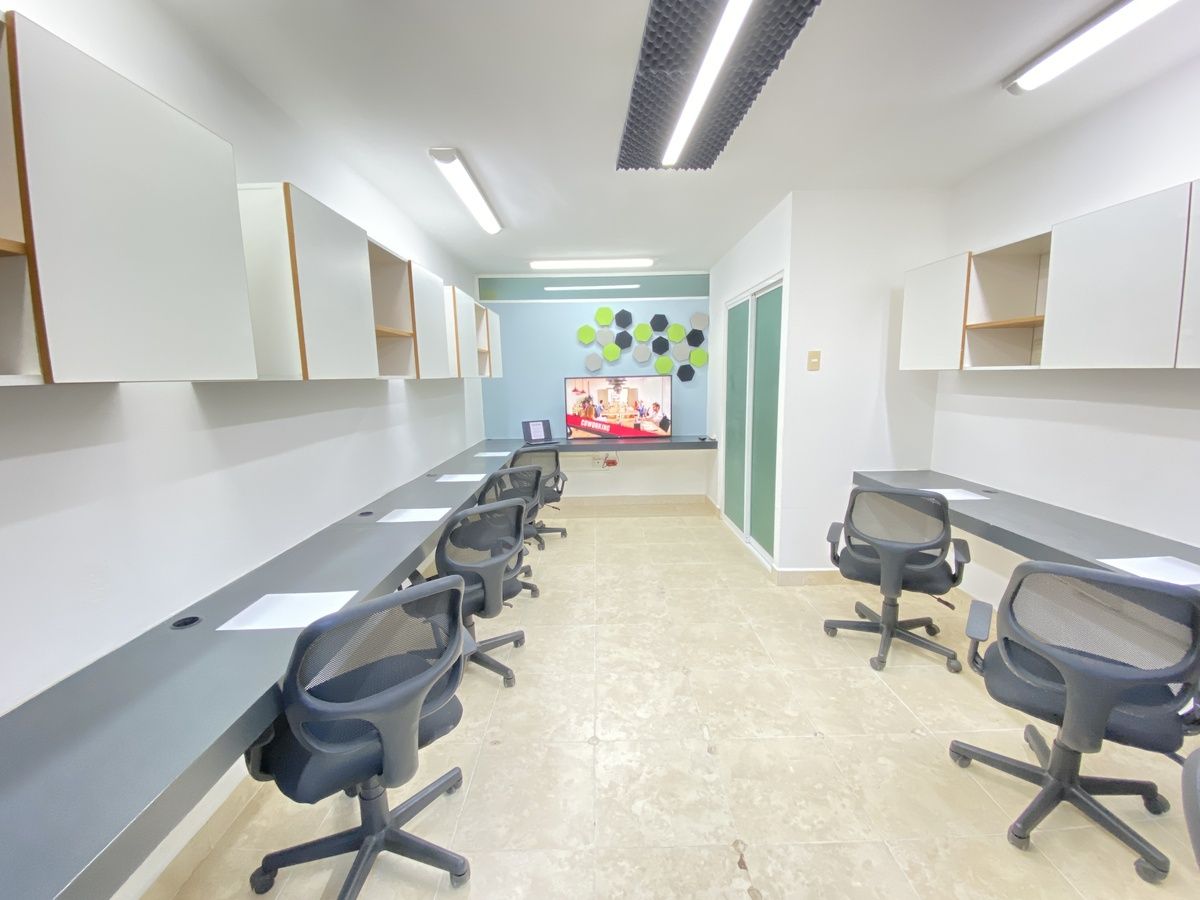 Renta oficina privada para 15  personas