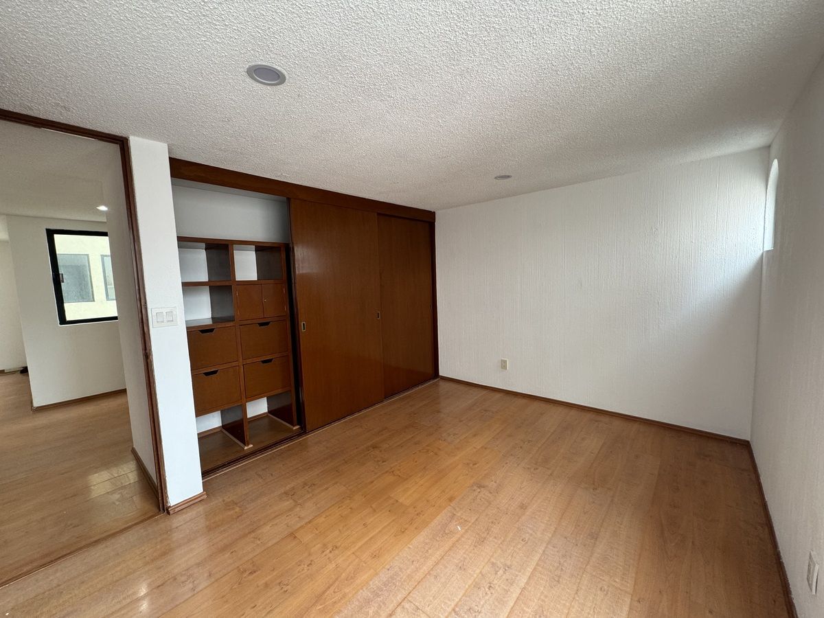 14 de 26: Closet rec.  Secundaria