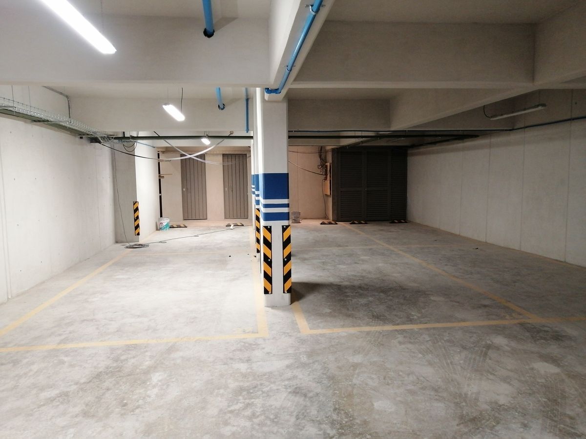 20 of 20: ESTACIONAMIENTOS