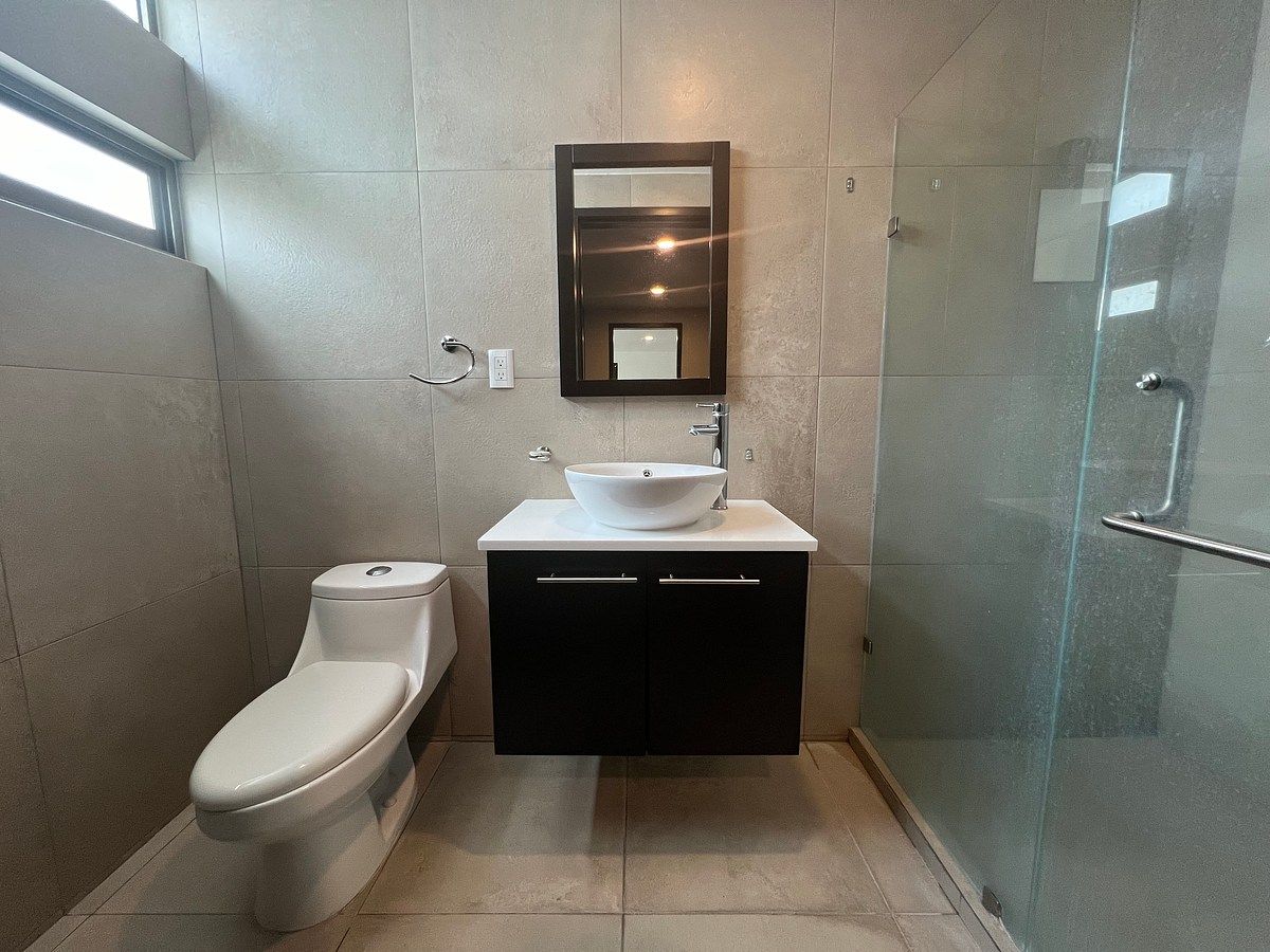 Baño de segunda recámara secundaria, foto 27 de 32
