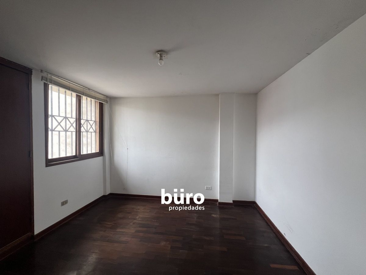 7 de 15: Segundo dormitorio que comparte el baño con el tercero