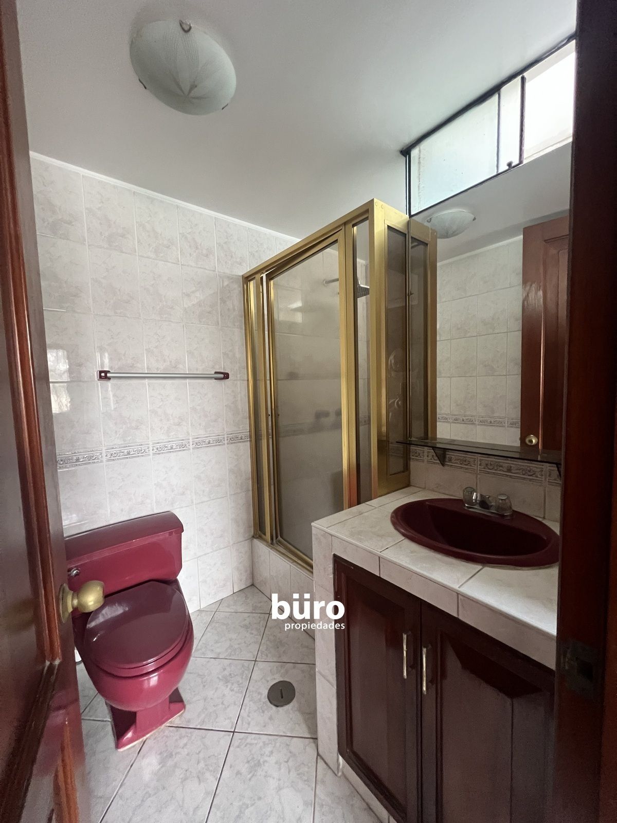 12 de 15: Baño del dormitorio principal