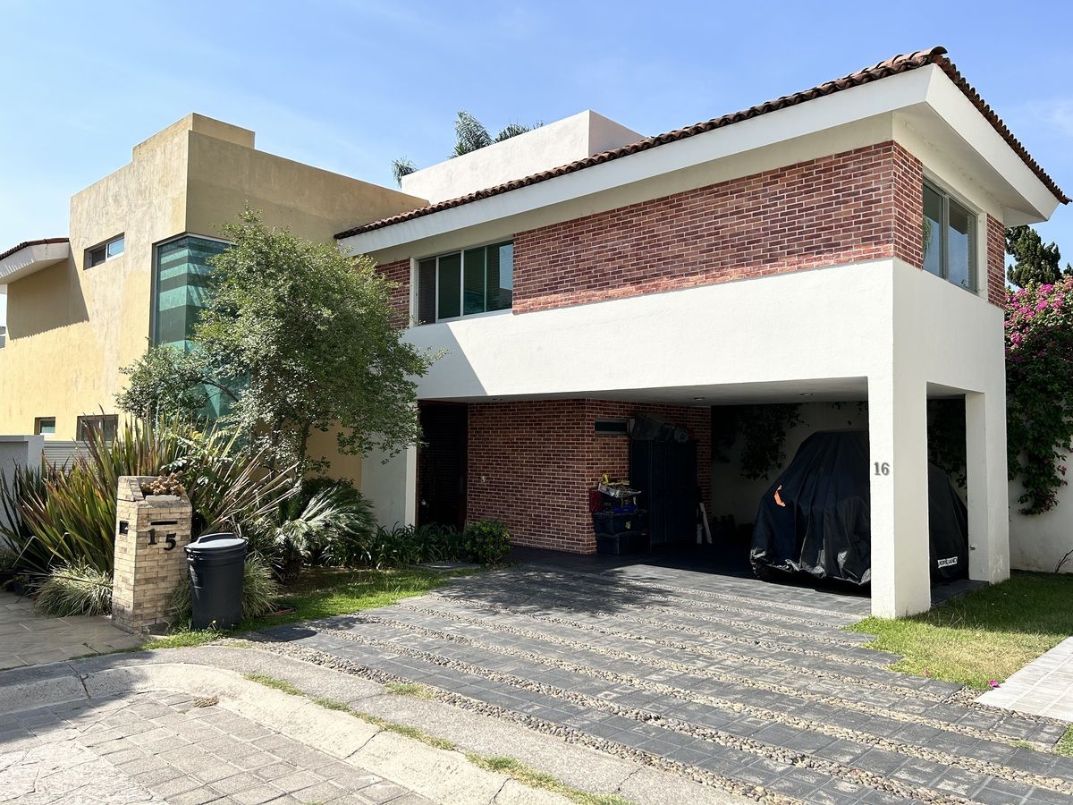 1 de 22: fachada