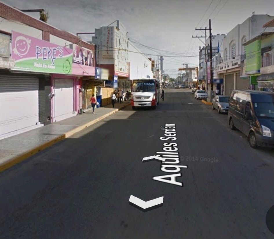 Vista del local a la derecha