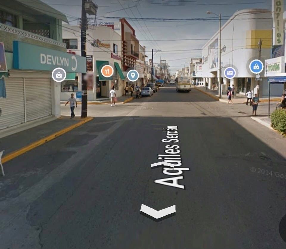 Vista del local a la izquierda