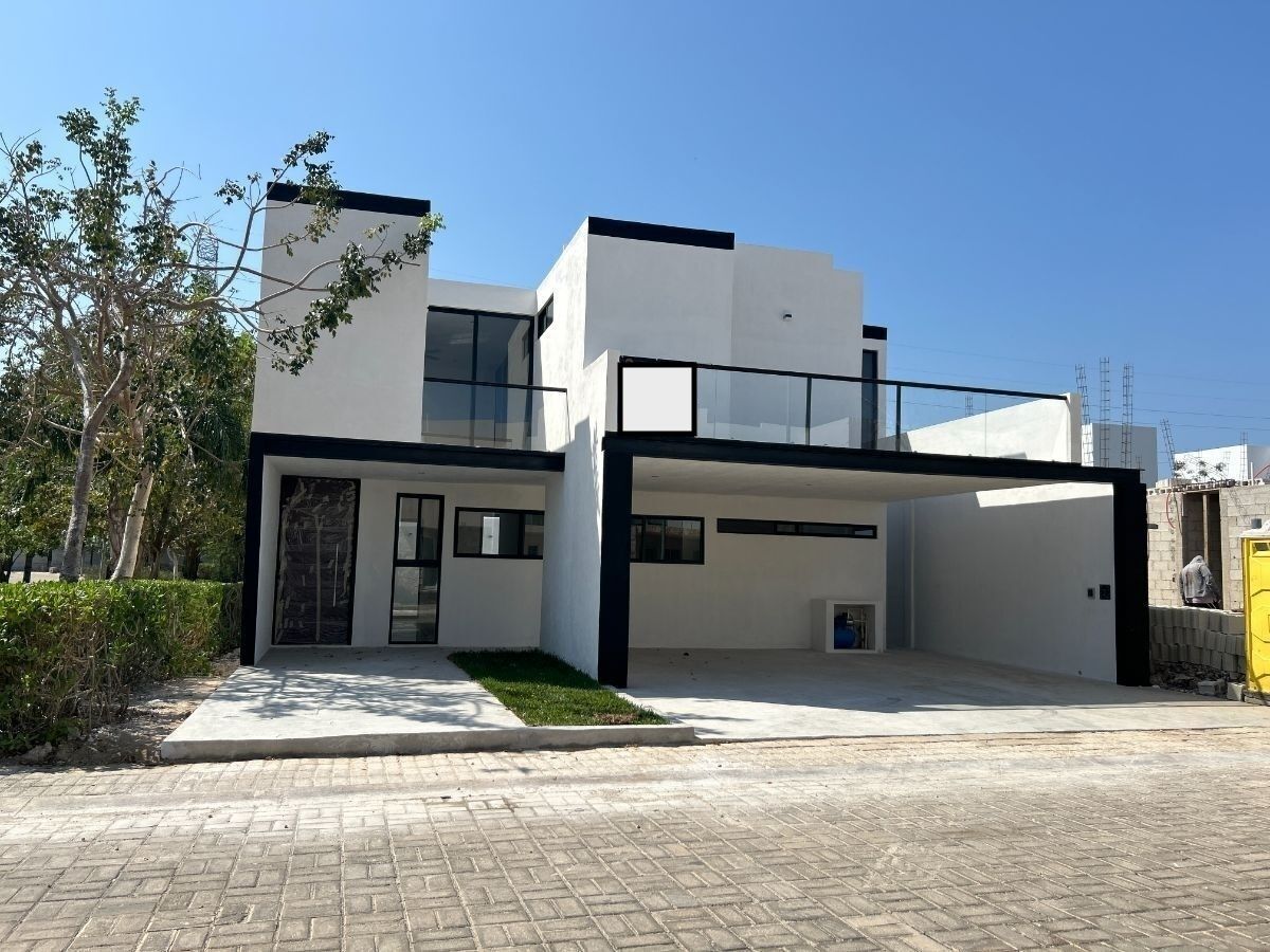 CASA EN VENTA EN PRIVADA SOLUNA EN TEMOZON NORTE CON AMENIDADES