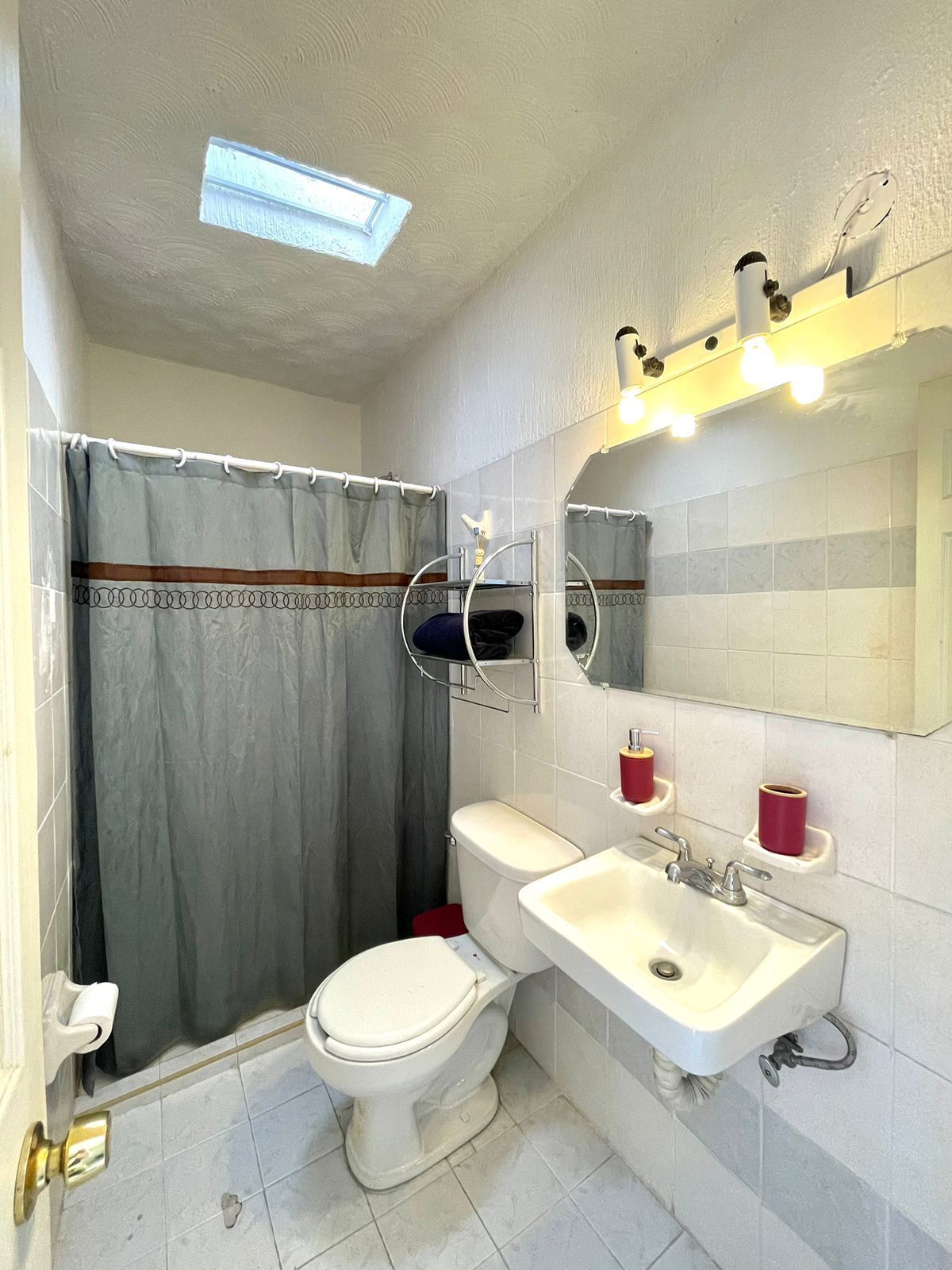 21 de 27: Baño segundo piso
