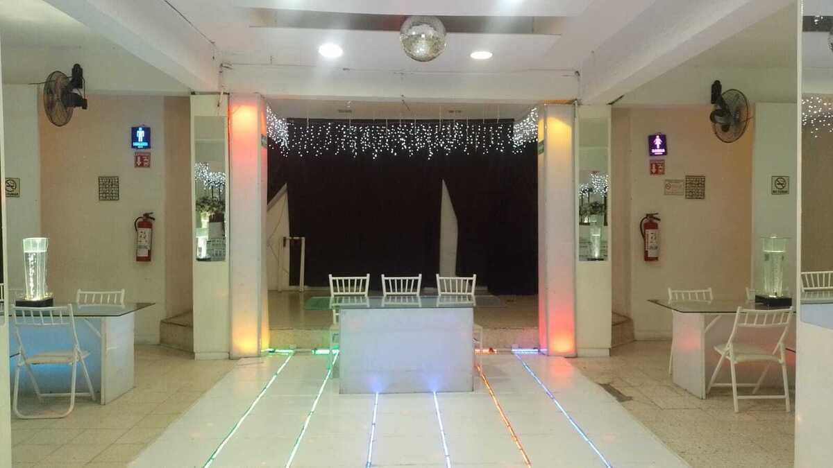 2 of 29: escenario salon planta baja
