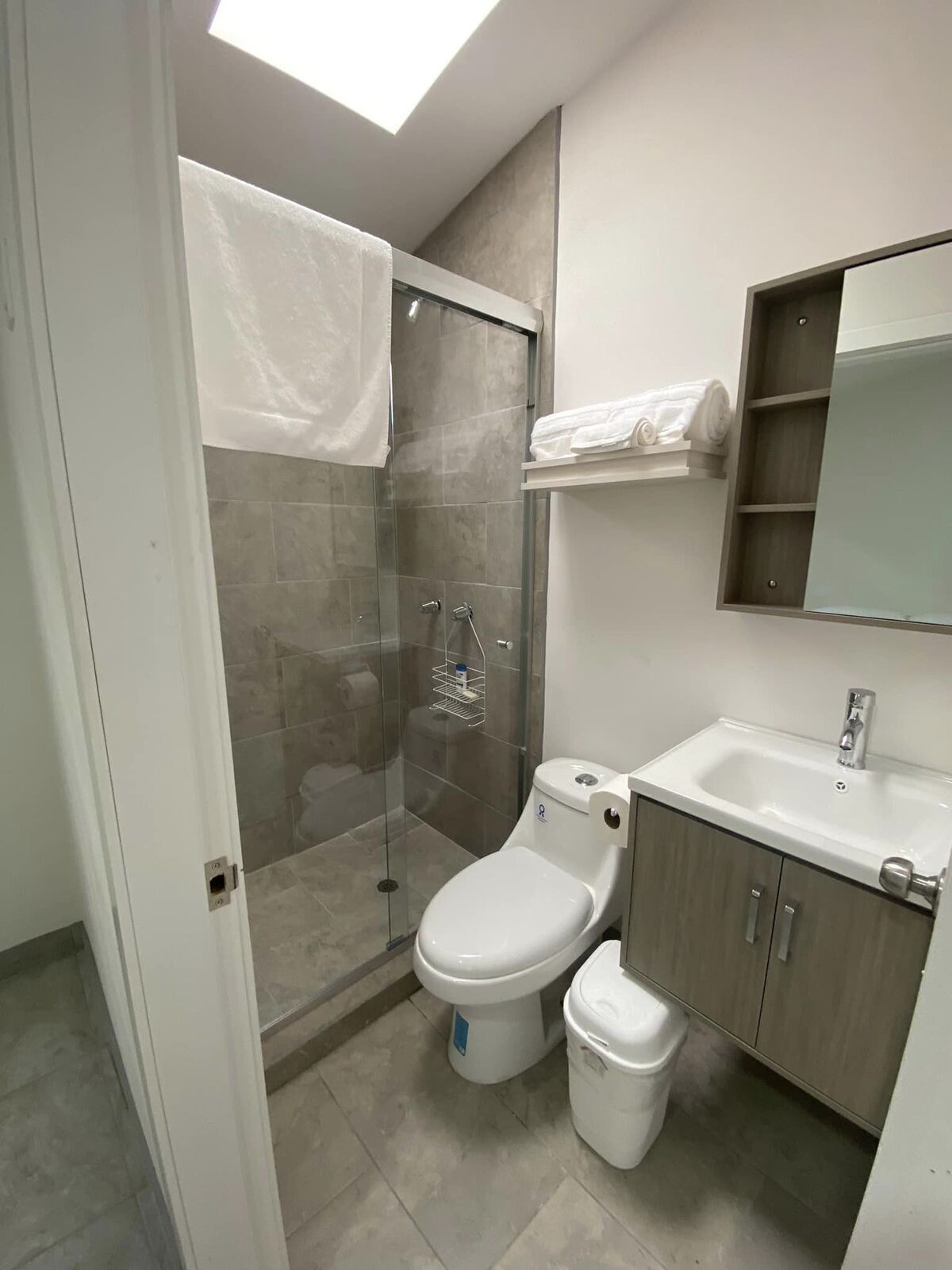 2 of 11: Baño completo