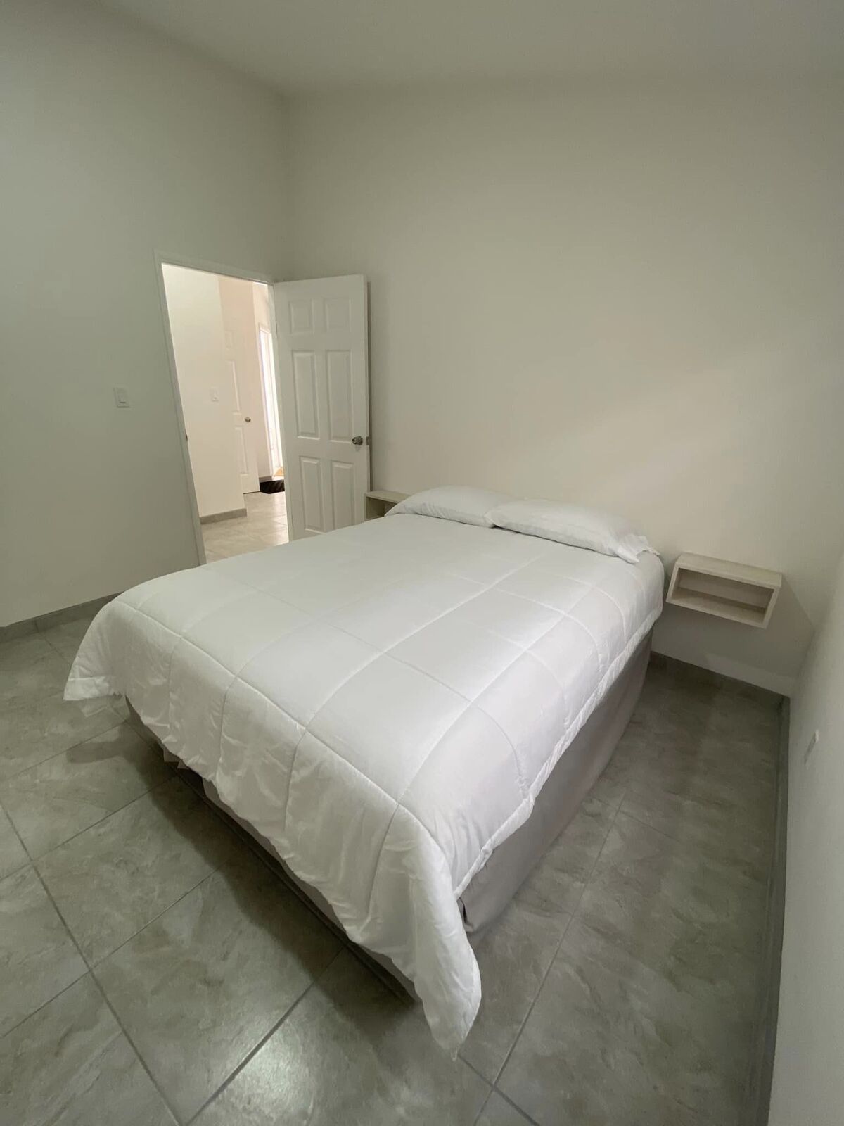 7 of 11: Habitación #2