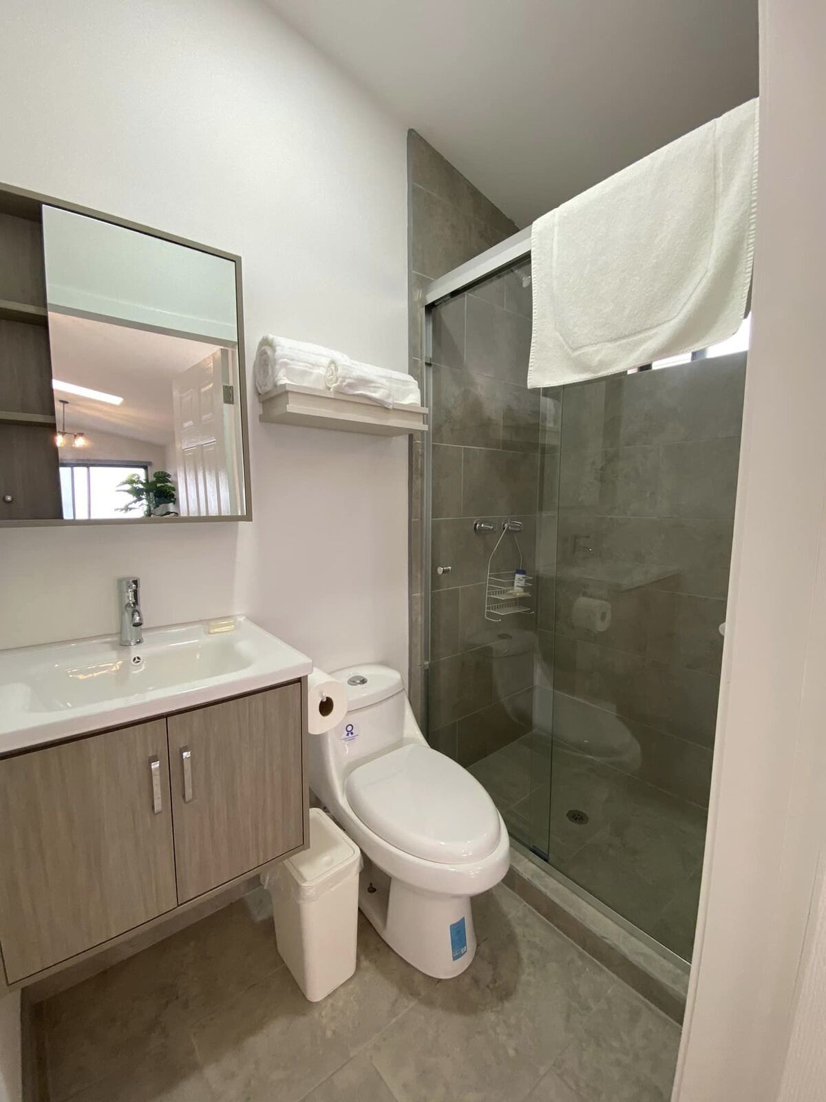 5 of 11: Baño completo