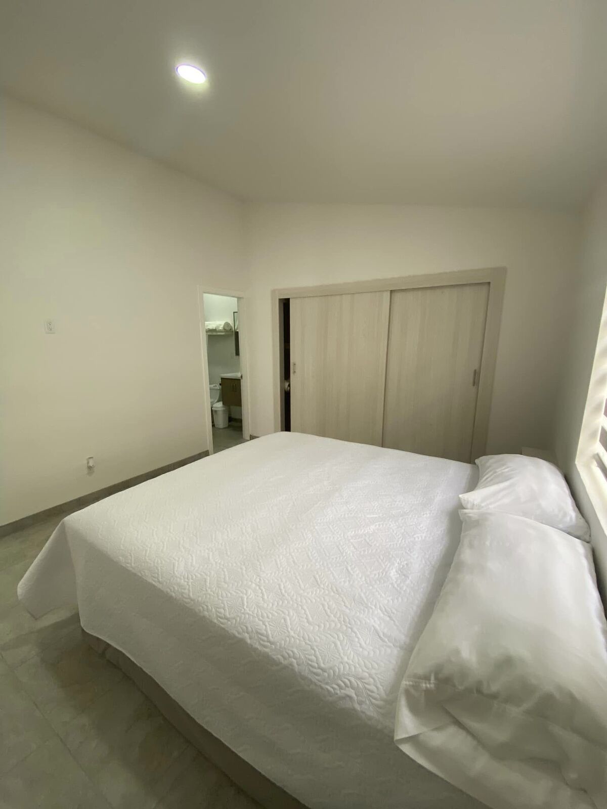 9 of 11: Habitación #3