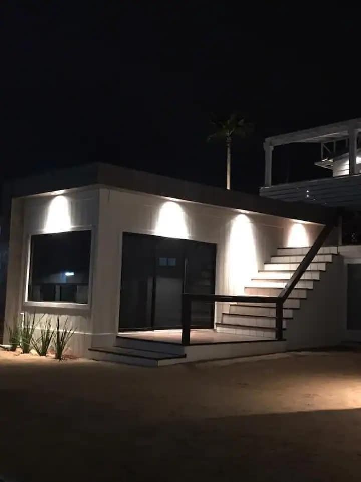 4 of 8: Vista exterior