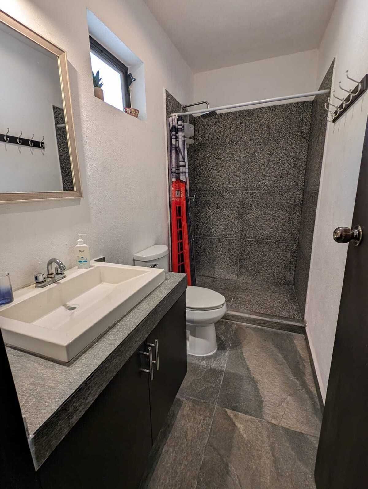 4 of 24: DEPTO 1. BAÑO