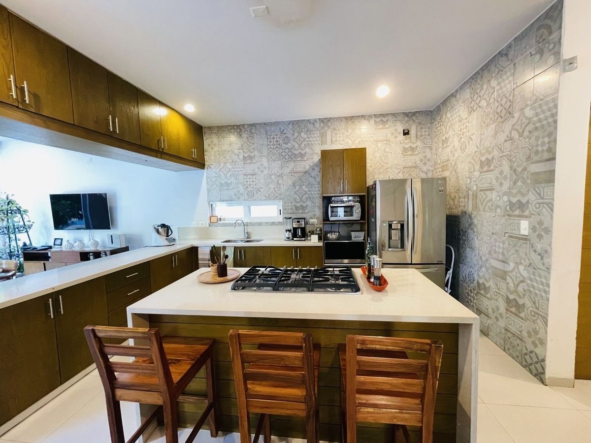 5 of 11: COCINA