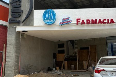 Se Renta Local en Centro Comercial