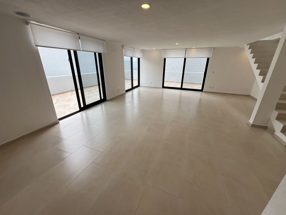 3 de 14: Sala Comedor