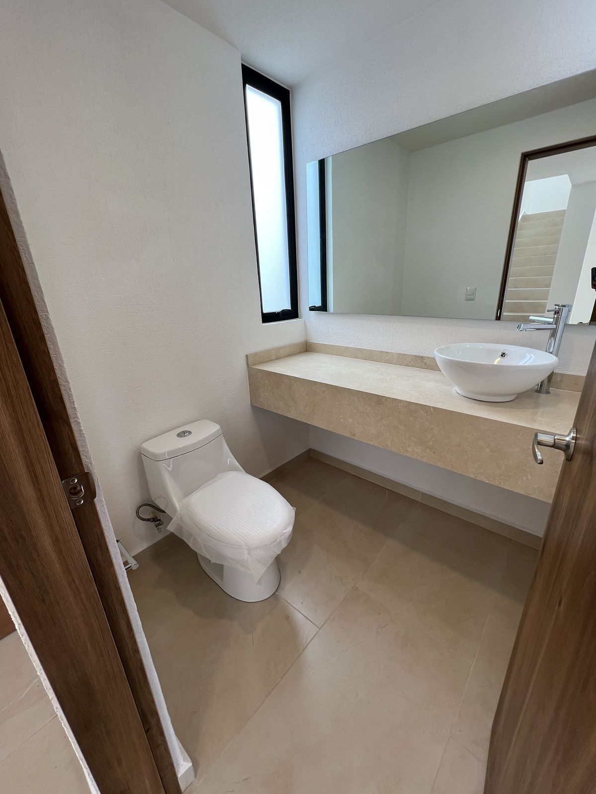 6 de 14: Baño de Visita