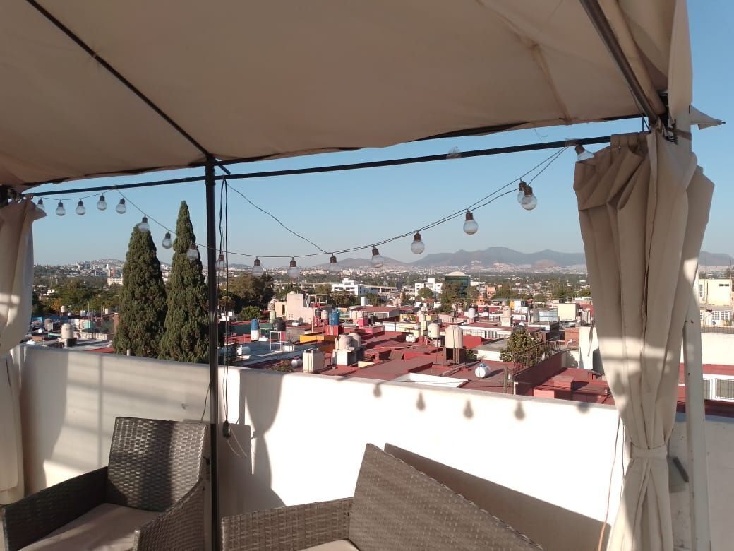 ¡Baja de precio! Casa de 10 recámaras y un depa Las Americas, Naucalpan! - foto 2