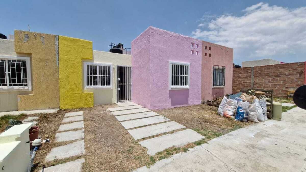 Fachada y lugar de Estacionamiento