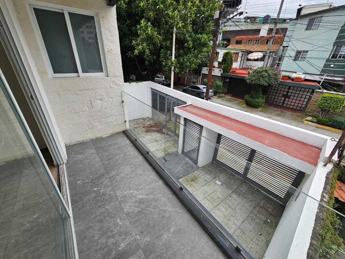 24 de 35: Terraza recámara principal