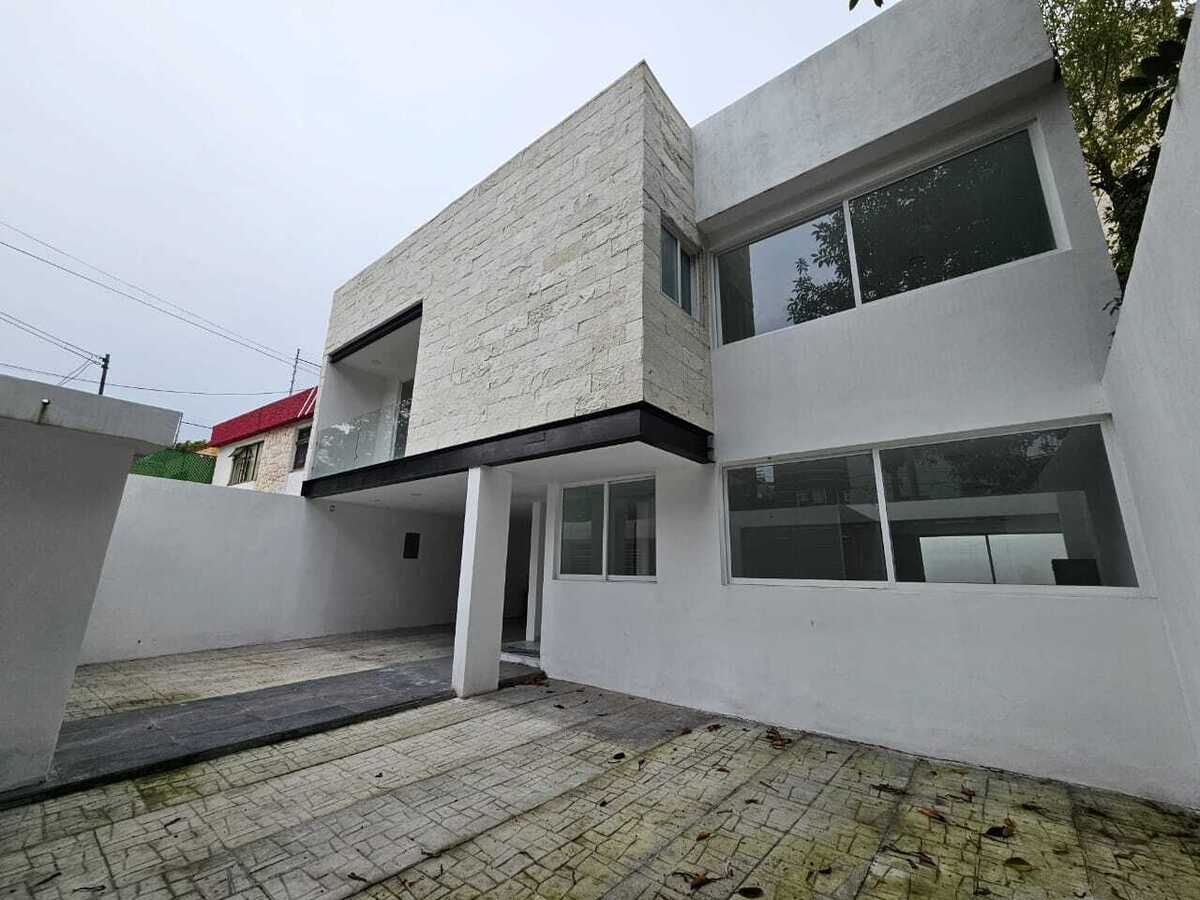 1 de 35: Fachada