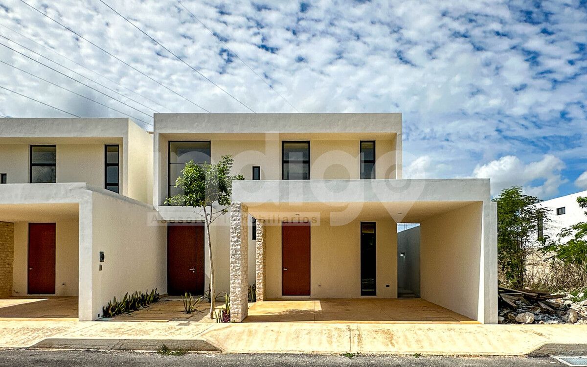 1 of 46: Fachada Frontal