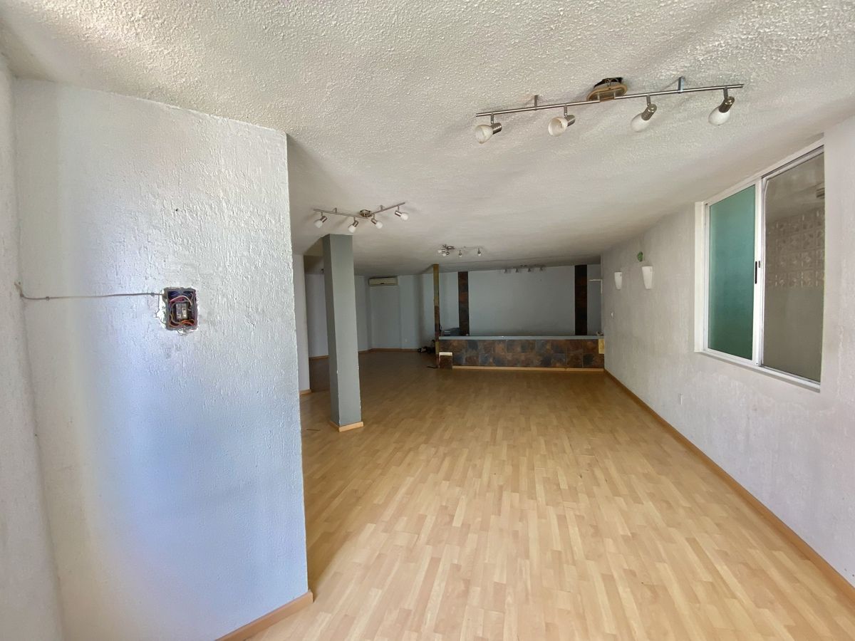 LOCAL COMERCIAL EN RENTA, AV LEONES