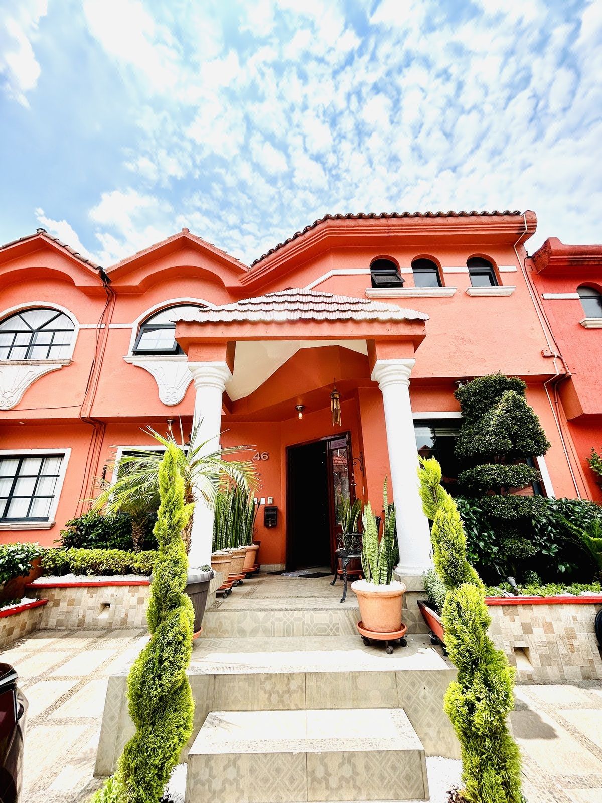 PRECIOSA CASA EN VENTA, SUPER UBICACION, ACABADOS DE LUJO, IMPECABLE!, foto 1 de 27