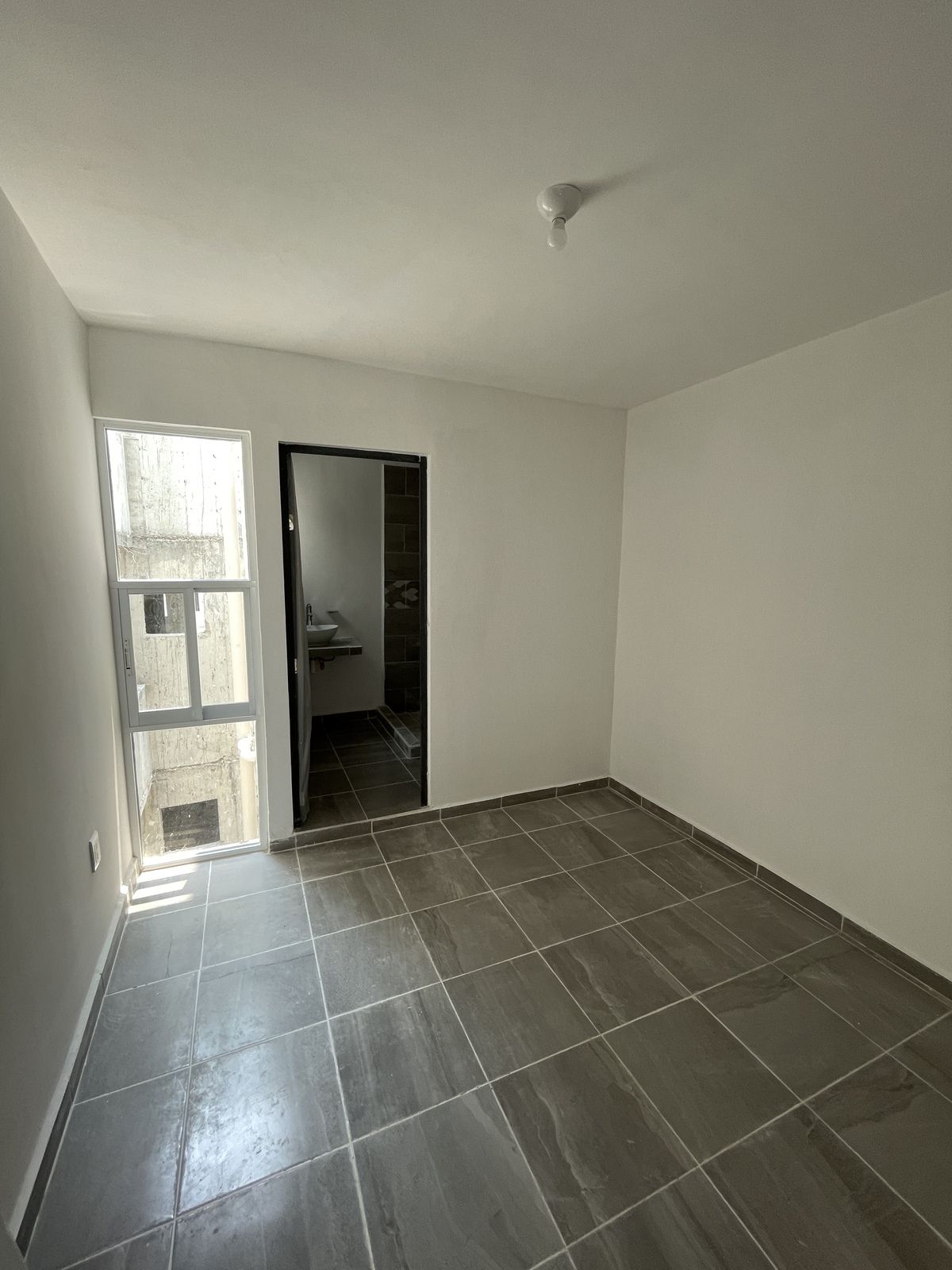 5 de 8: Recámara con baño completo